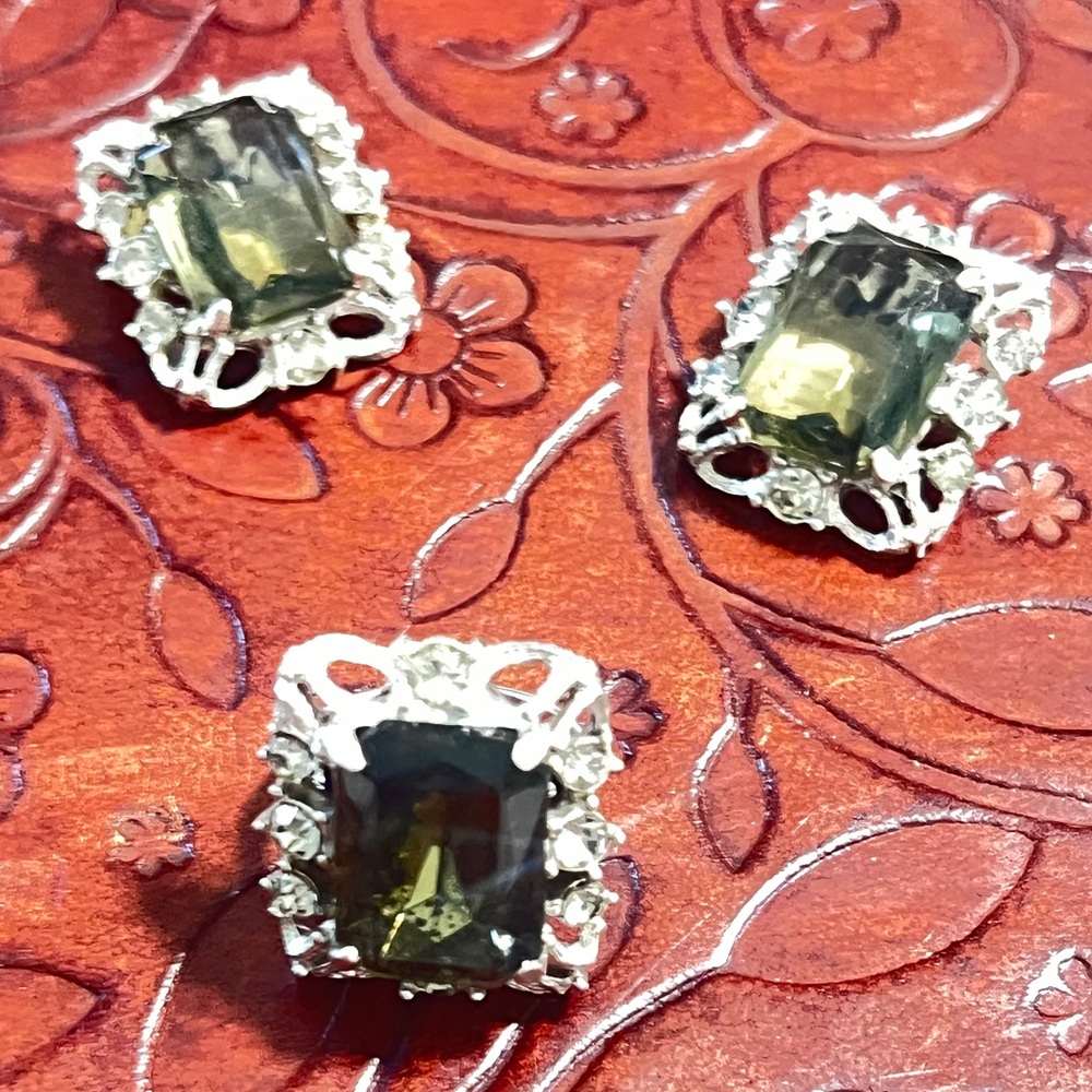 Jewelry/vintage/Sarah Coventry jewelry set